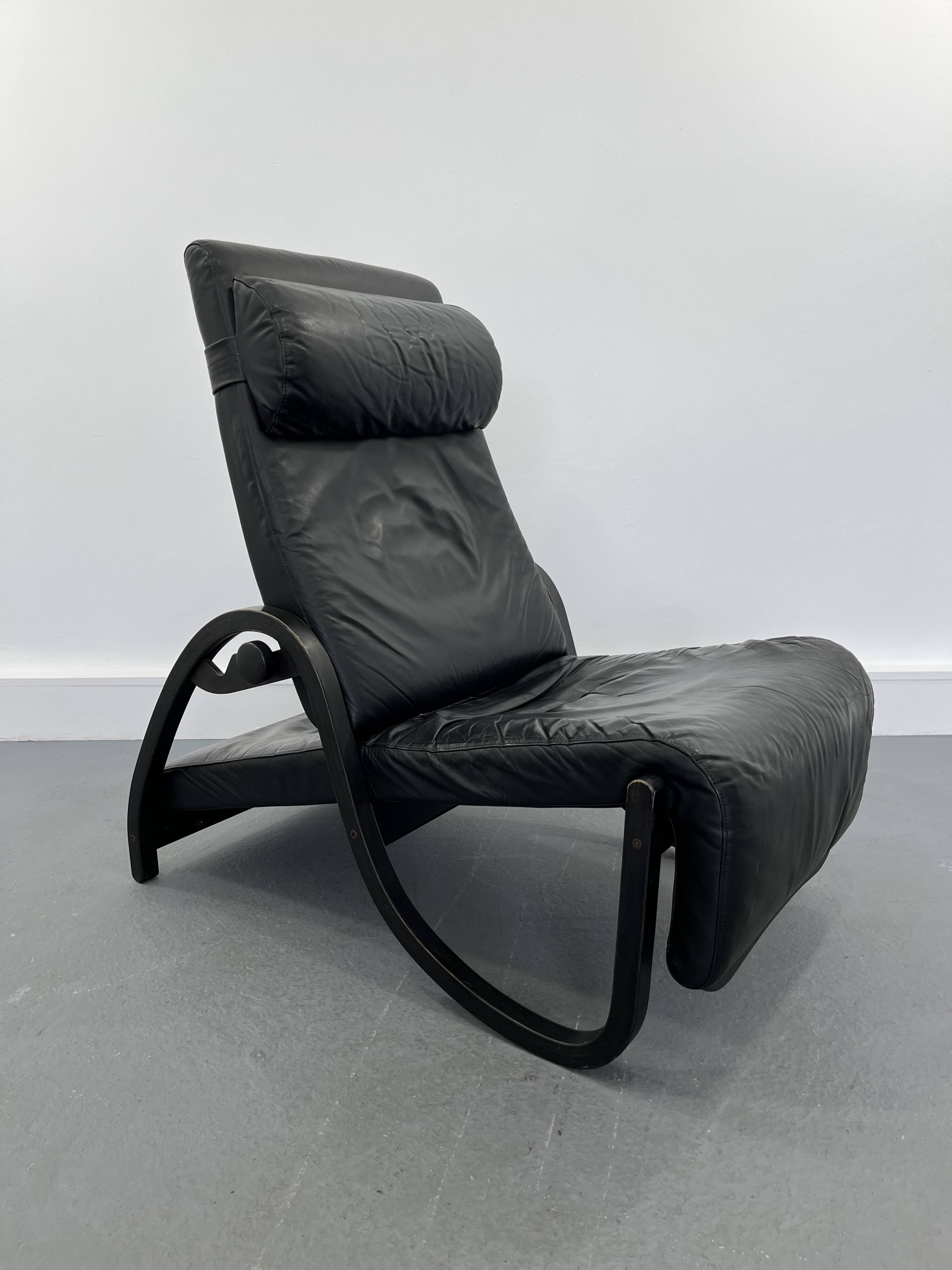 Sinus lying leather black chair from westnofa, 1970s