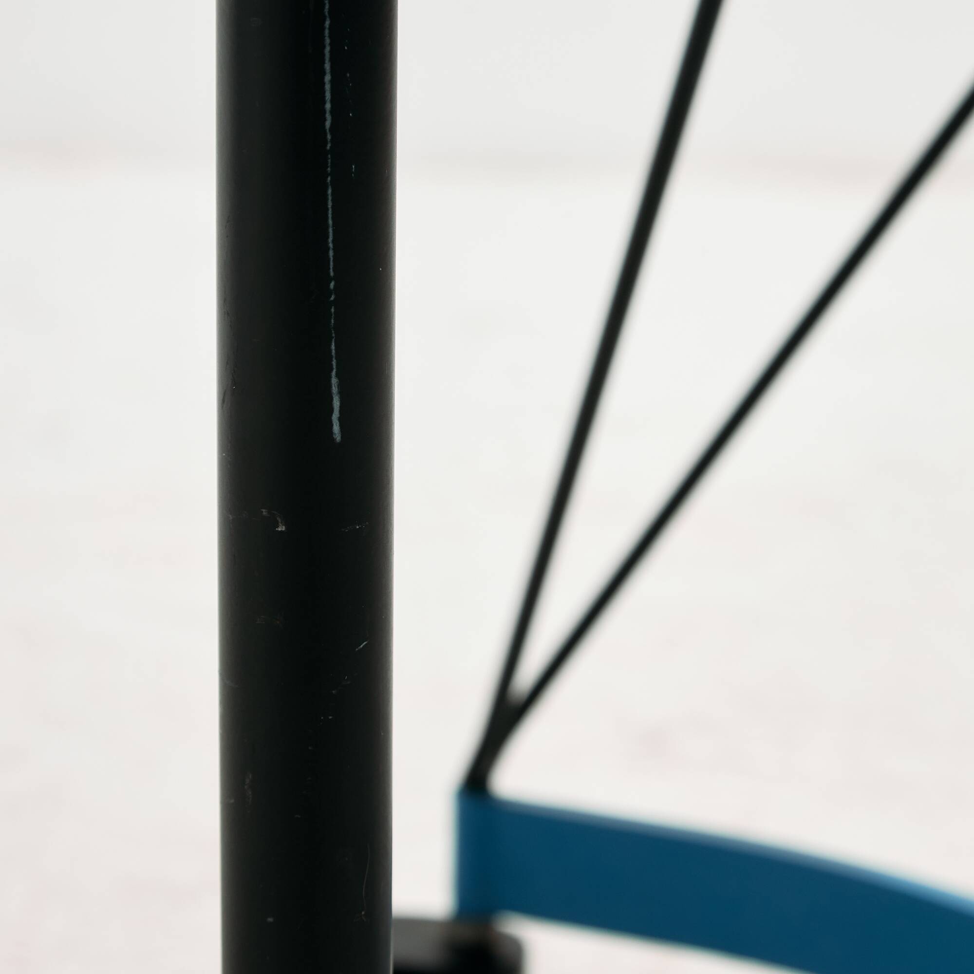 MK10872 Postmodern armchair and table, Set of 2