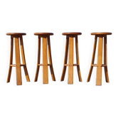 Set de 4 tabourets de bar vintage brutalistes à trépied en chêne.