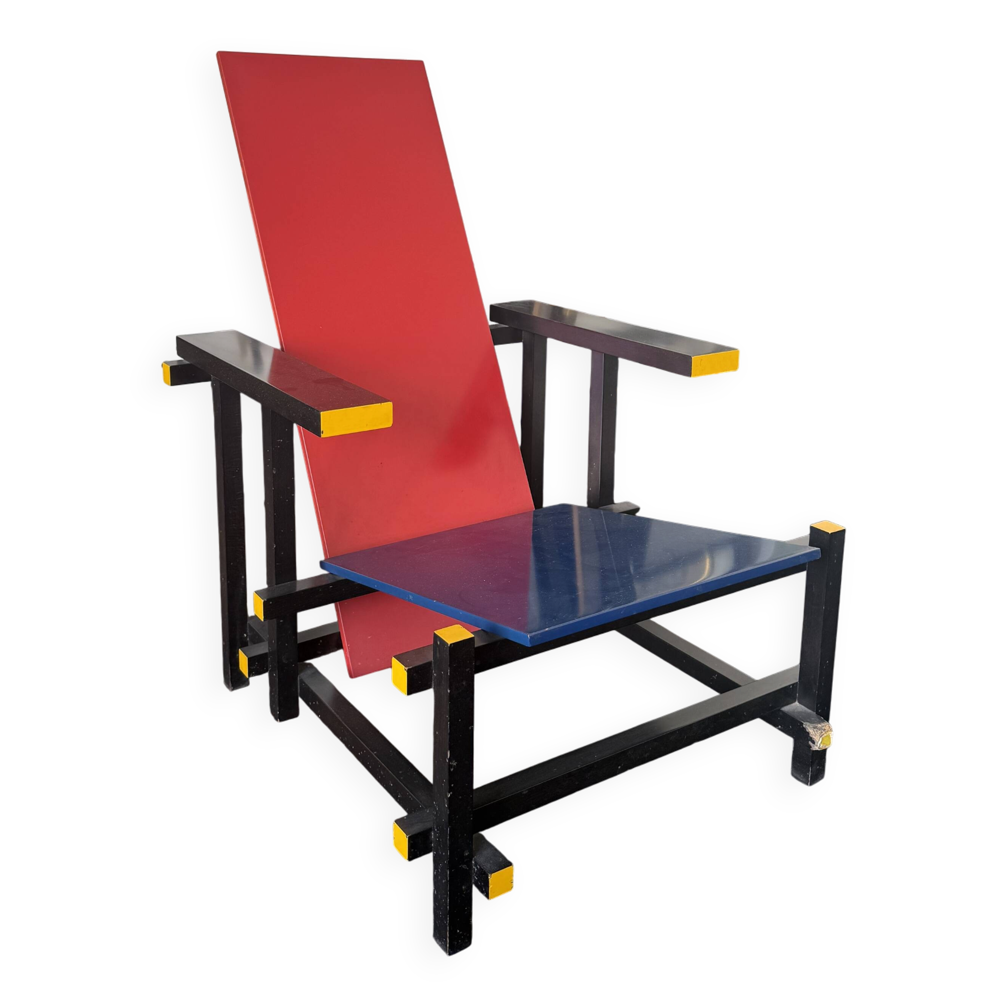 Cassina armchair in Rietveld style – Italian design from the 1980s.