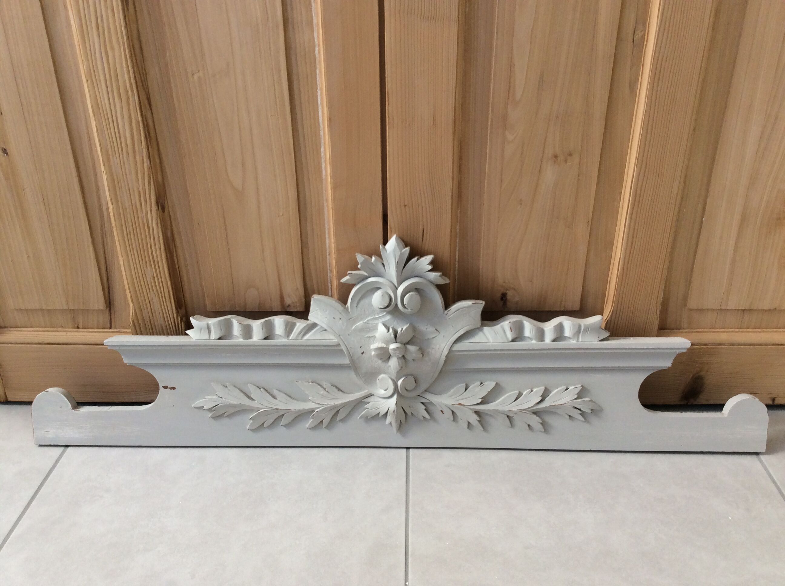Fronton patin gris clair de Farrow & Ball