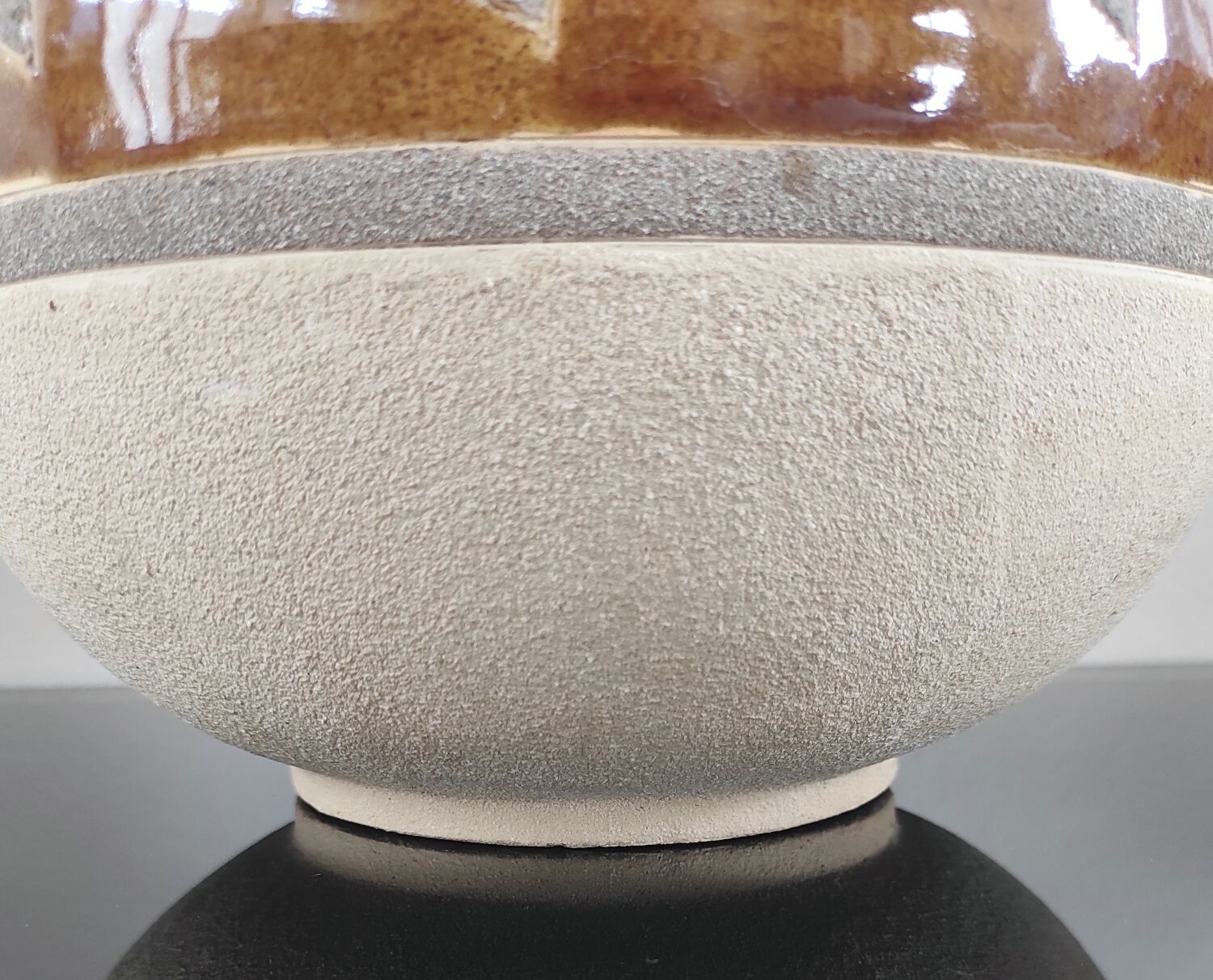 Vintage round vase in artisanal stoneware – Brutalist Design