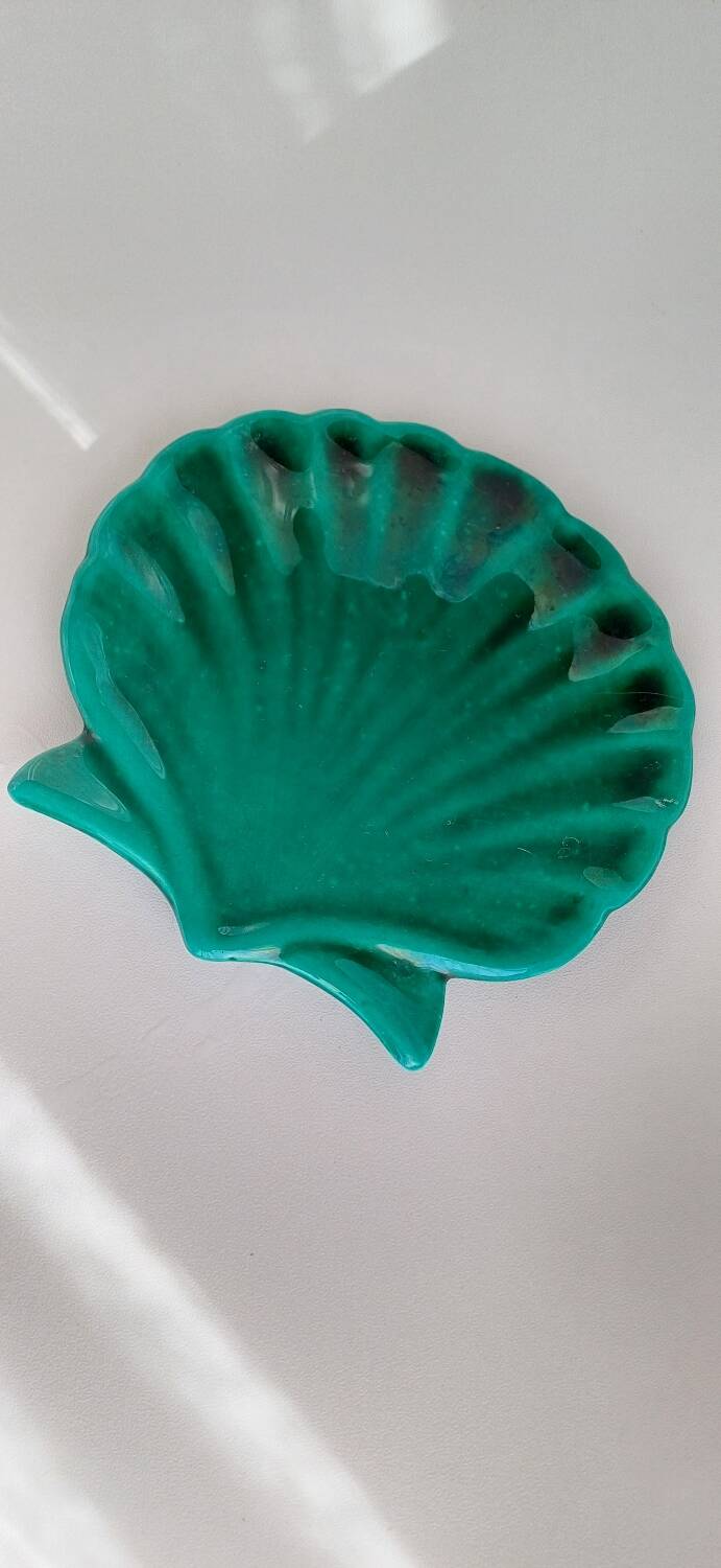 Vintage ceramic shell emptier