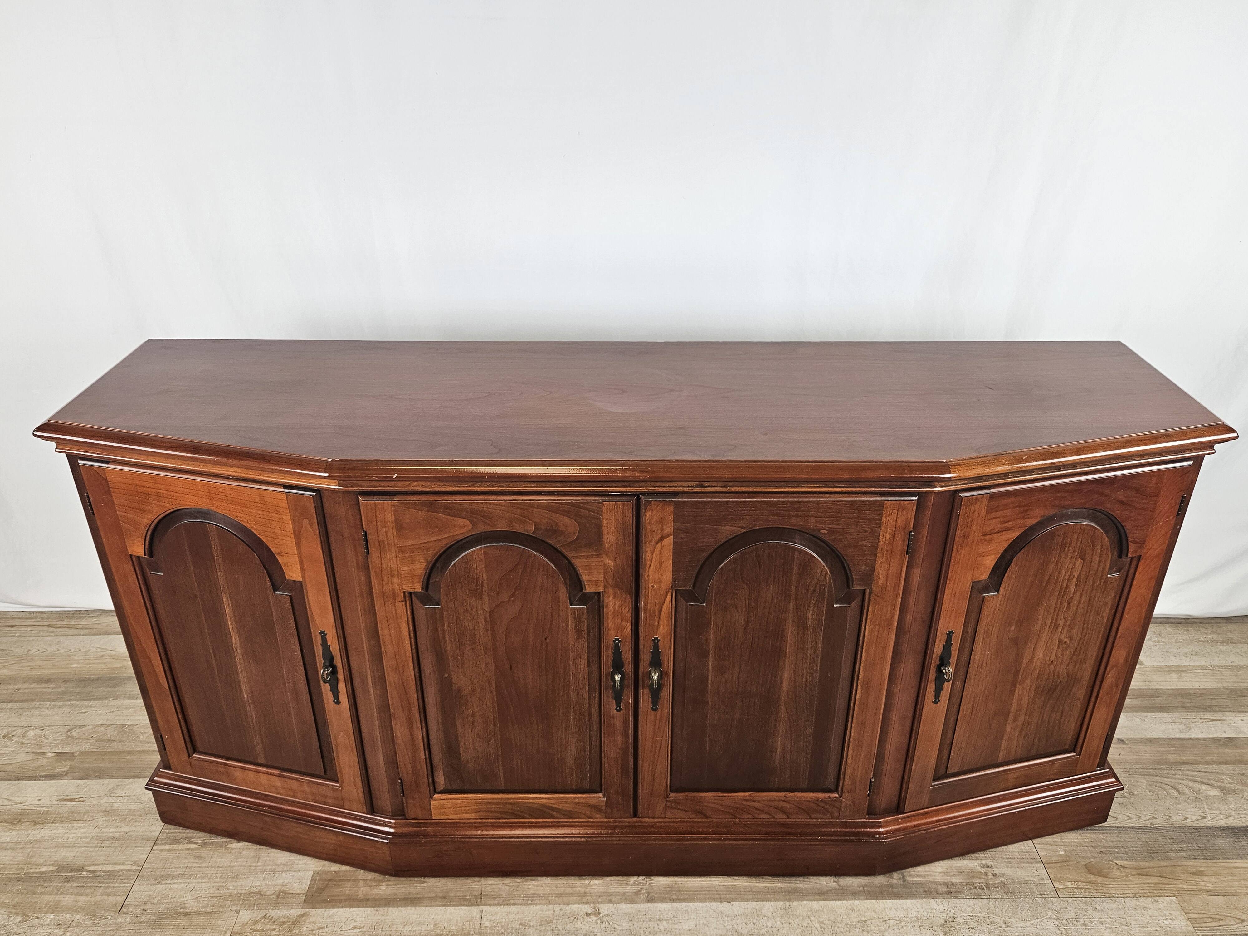 Buffet de salon ou d'entrée en merisier par Fantoni