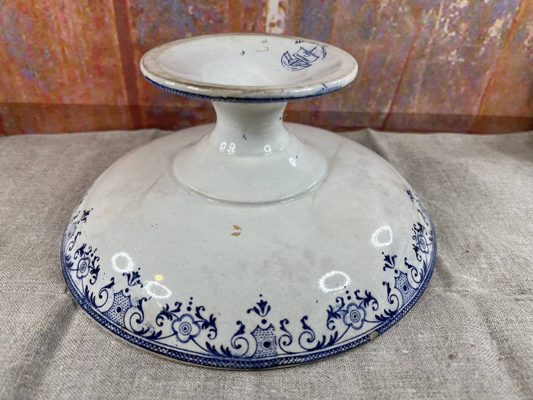 Creil Montereau Labrador standing cup