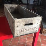 Wooden old case en primeur with handle