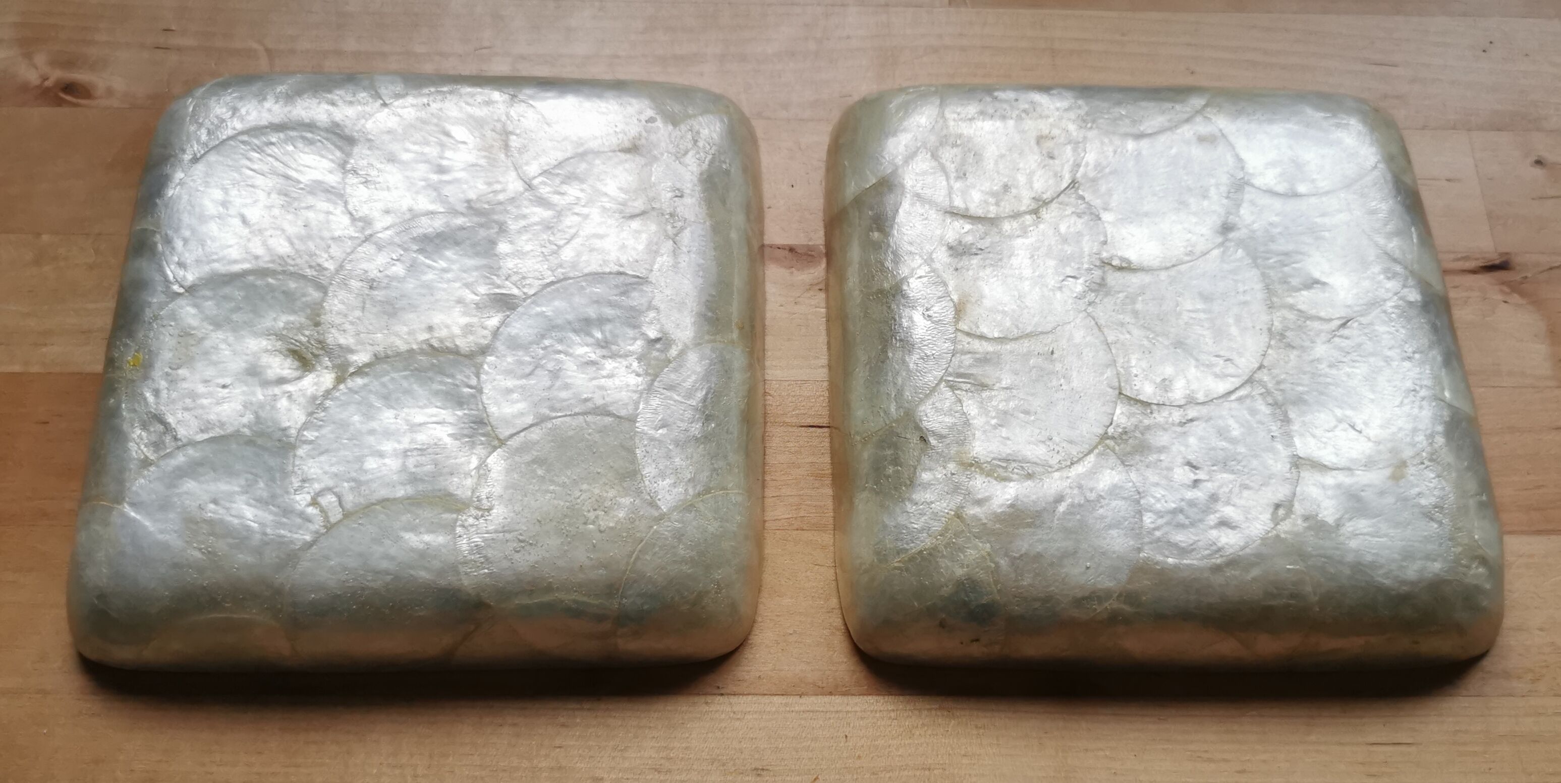 Trays mother-of-pearl petals and vintage fiber