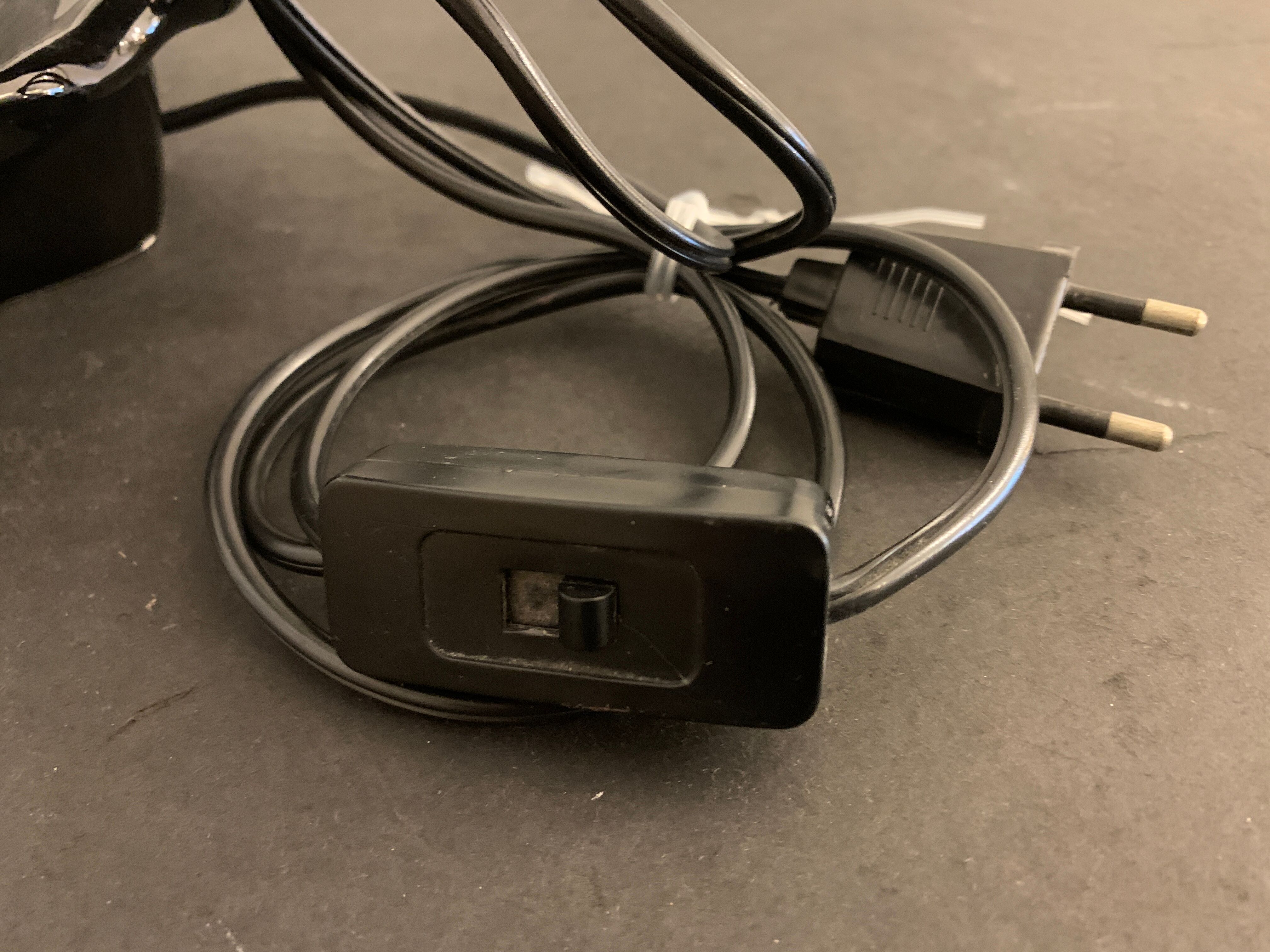 Black ceramic shell lamp and white opaline