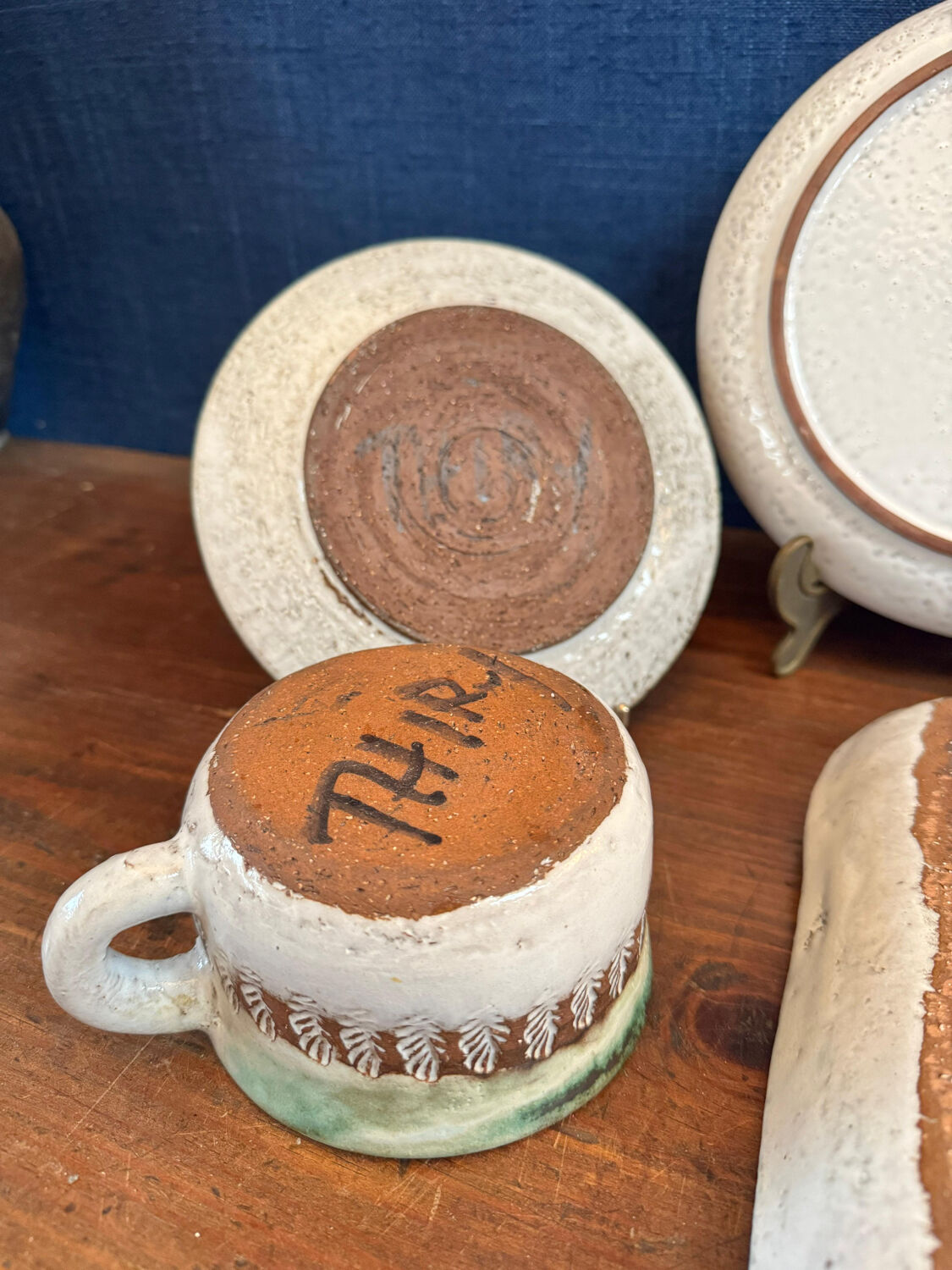 Set of 6 ceramics by the renowned artist Albert Thiry.