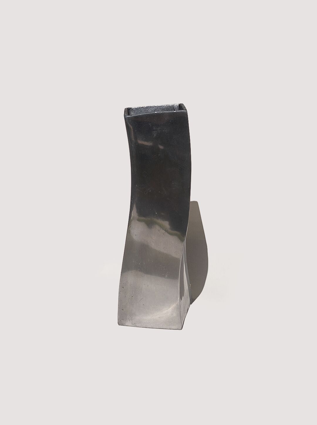 Vase moderne ondulé