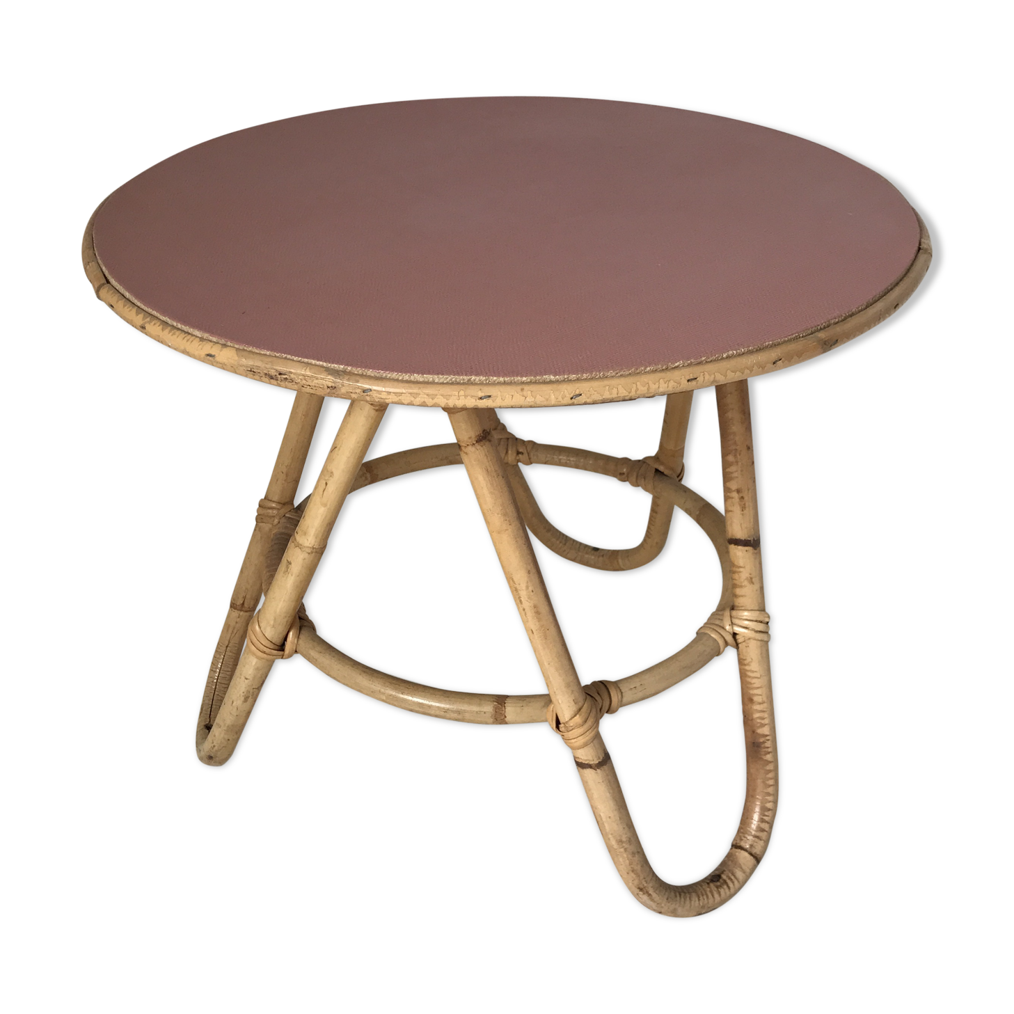 Back table in rattan from the 50s