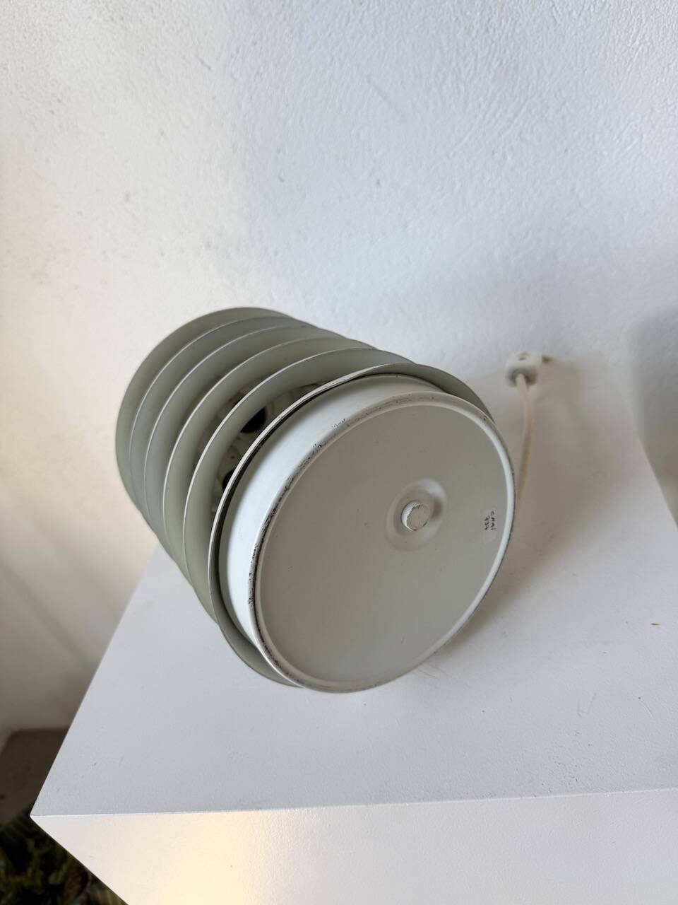 White lacquered metal table lamp from the 60s