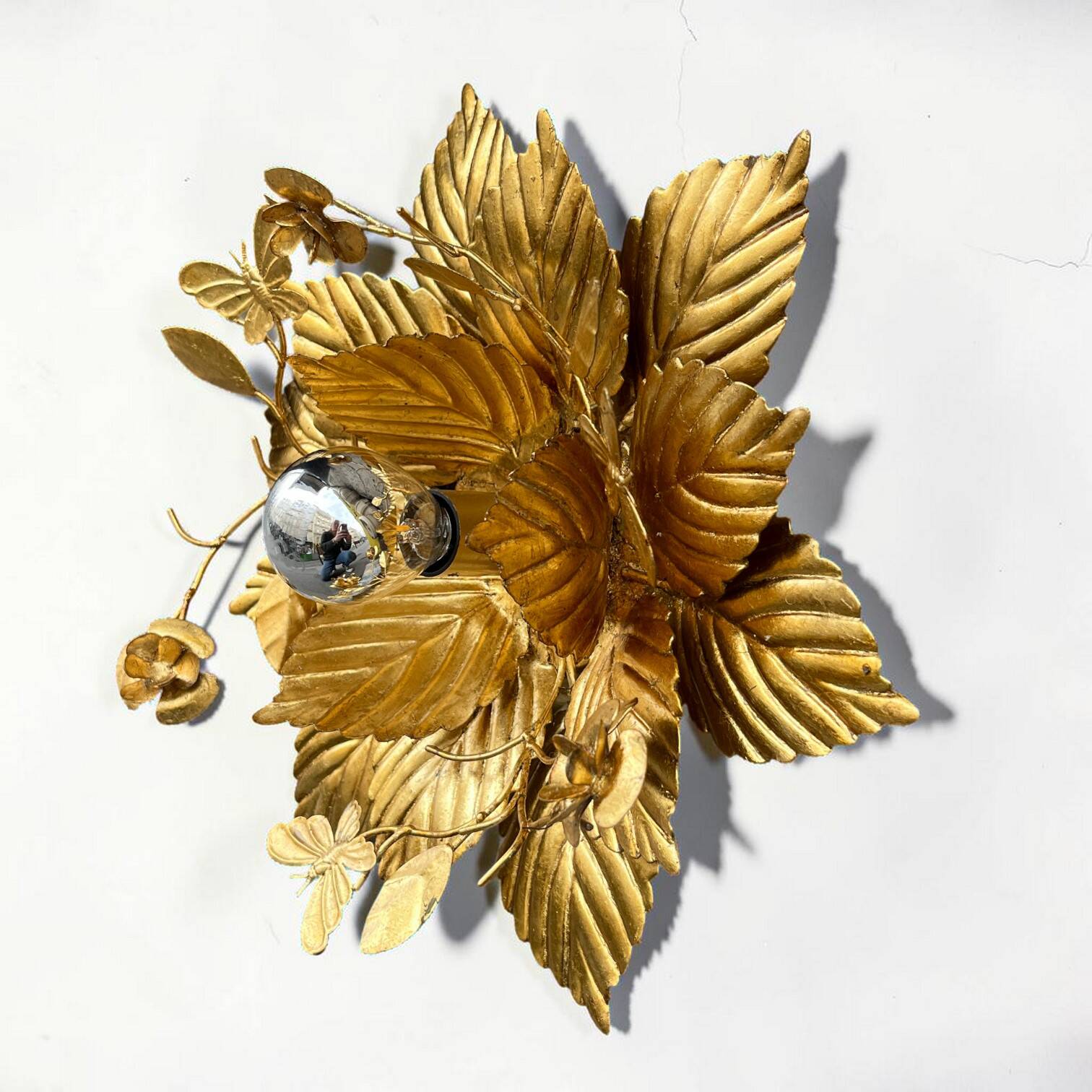Vintage gold leaf metal flower wall light Florentine wall sconce