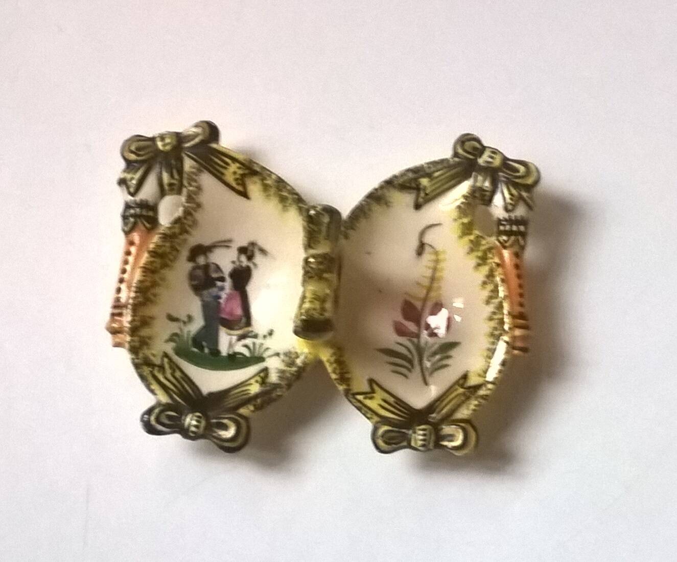 Salt pepper shaker antique butterfly shape Henriot Quimper rare