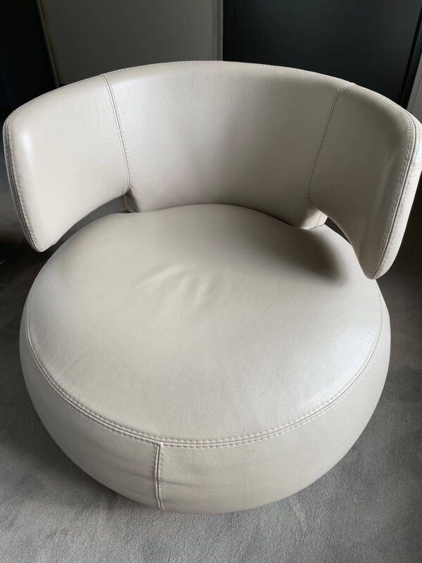 Fauteuil pivotant design ''CURL'' de Roche Bobois - Cuir Gris Clair
