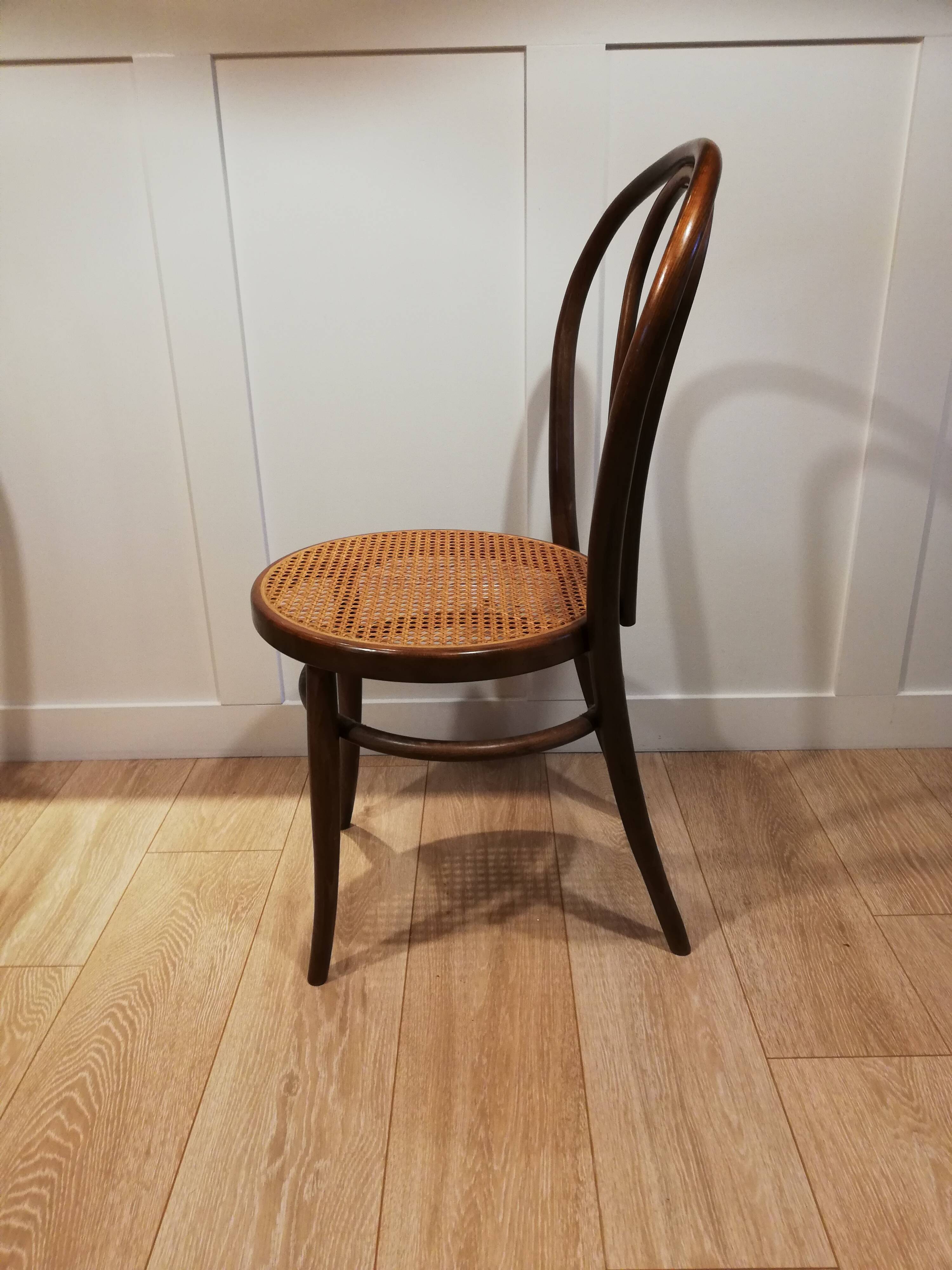 Lot de trois chaises bistrot