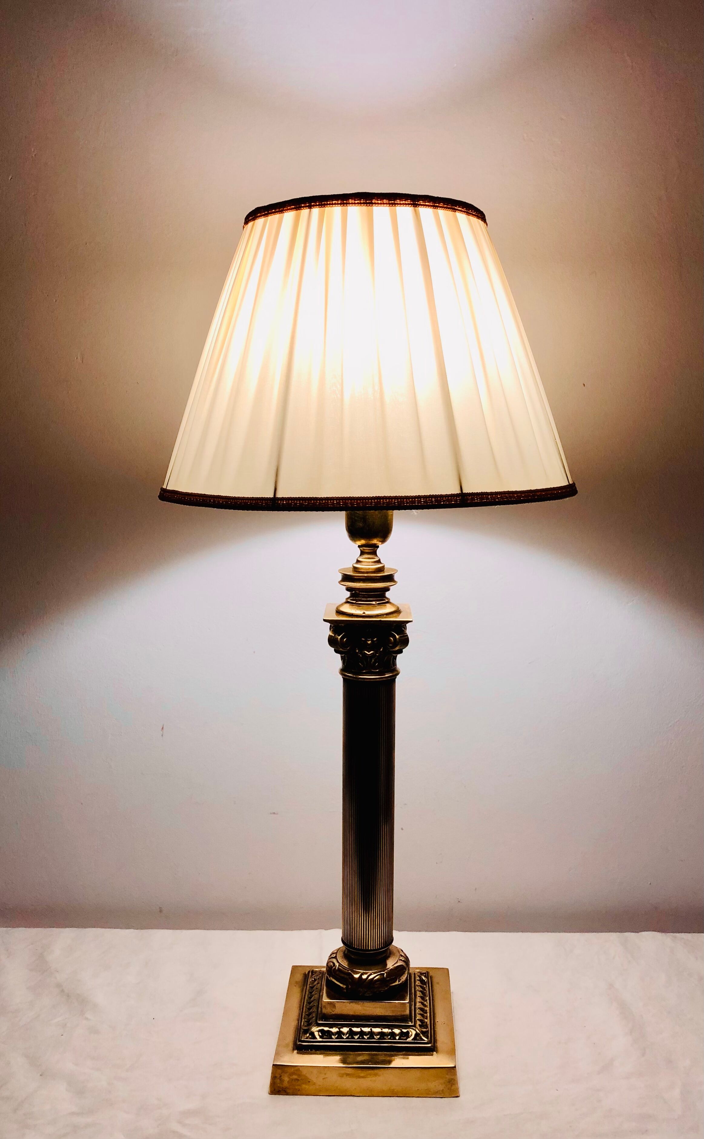 Pied de lampe ancien colonne en bronze