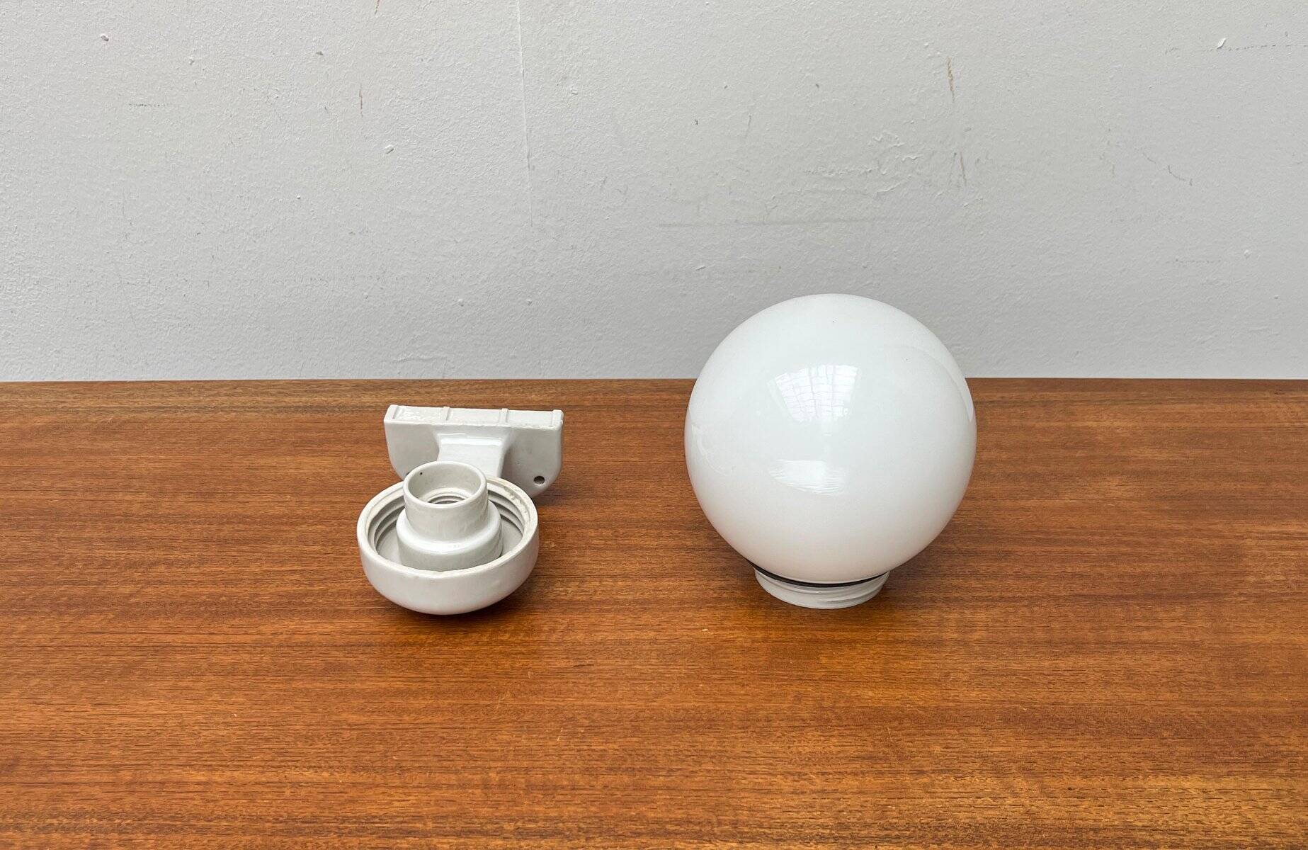 German wall lamp in ceramic and glass from the mid-century, Siemens, 1950s.