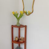 Corner shelf