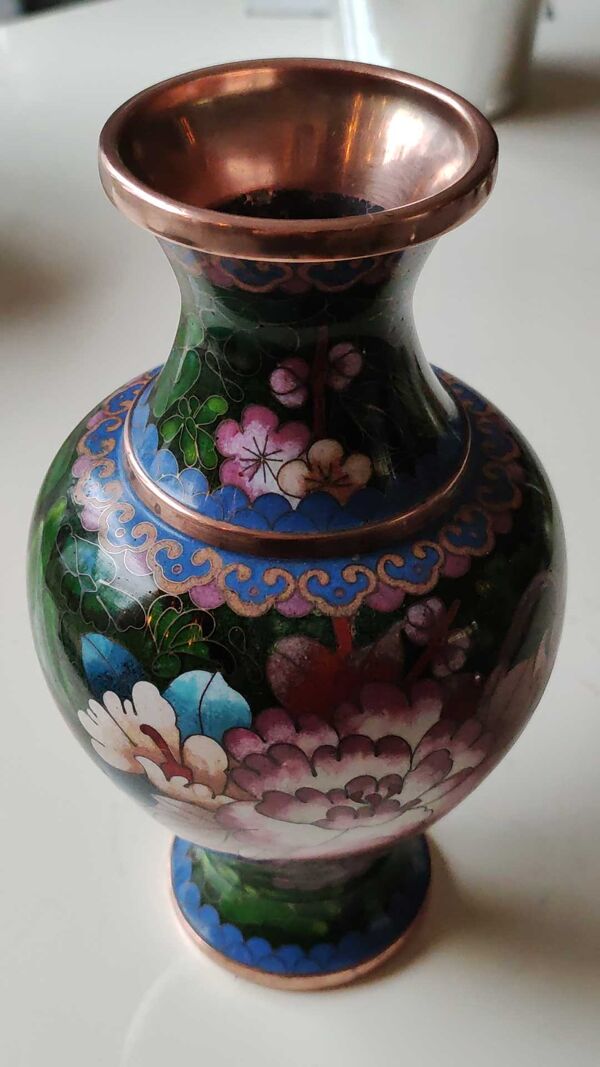 Vase balustre artisanal chinois, peint main, en émail cloisonné/motifs floraux, pivoines 21 cm