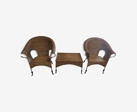 Ensemble deux chaises avec table basse en rotin