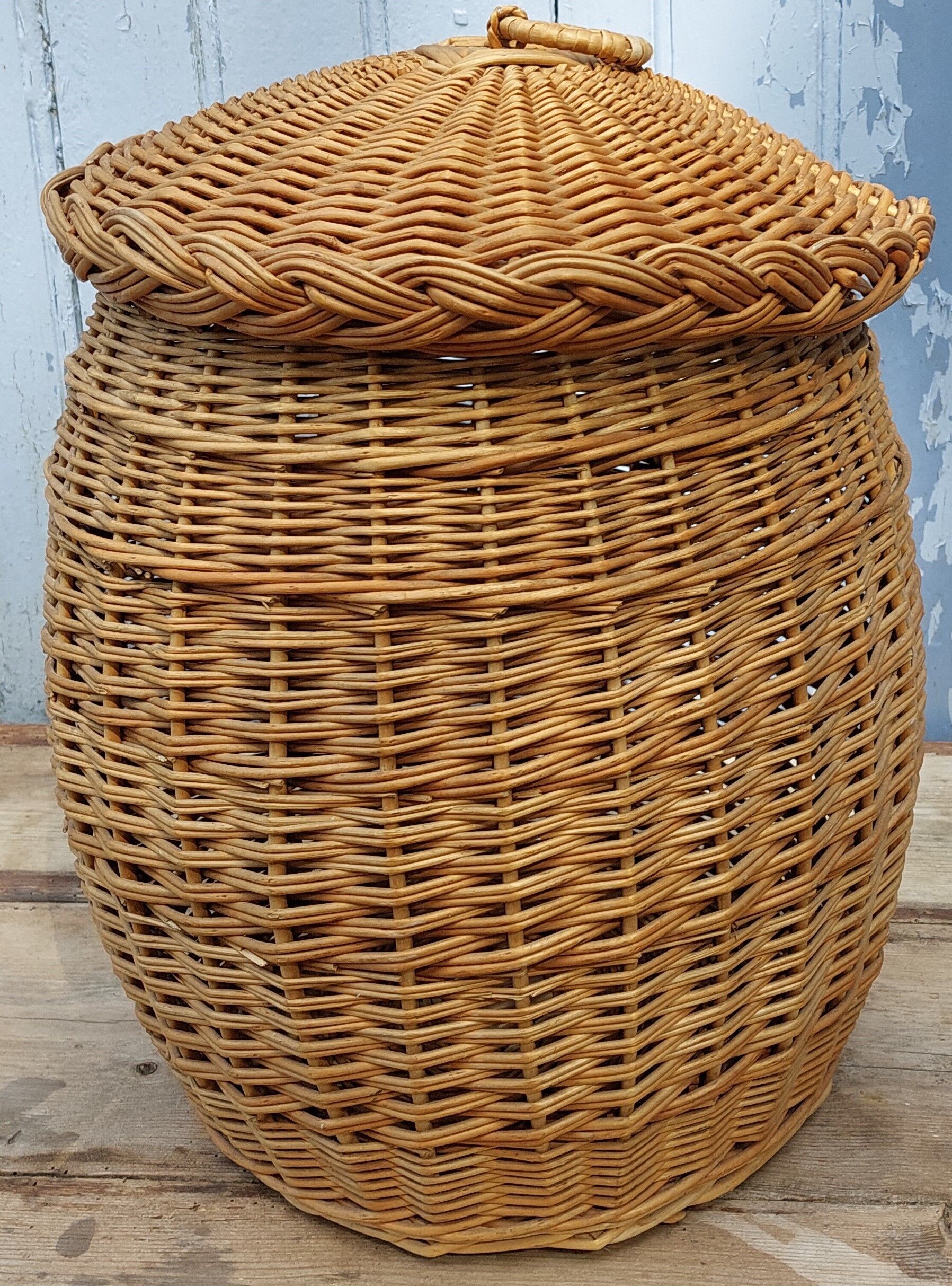 Wicker basket