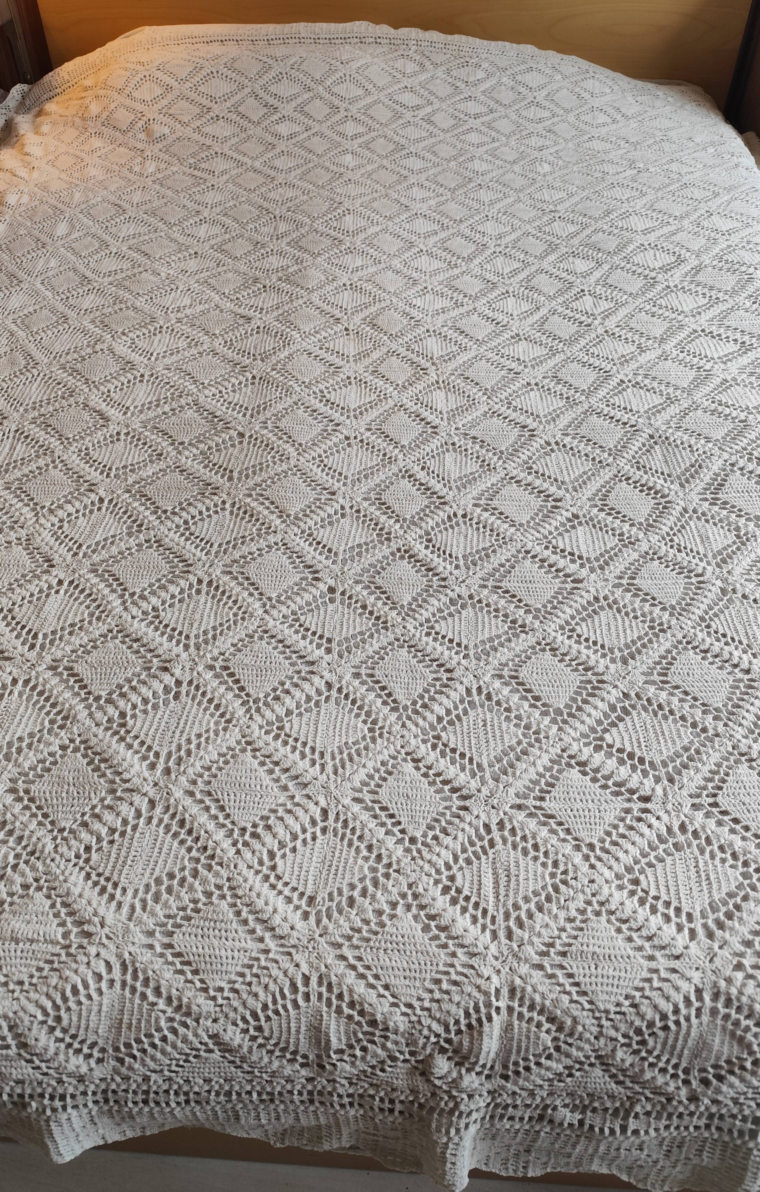 Dessus de lit en coton blanc -  jeté de canapé aux motifs géométriques