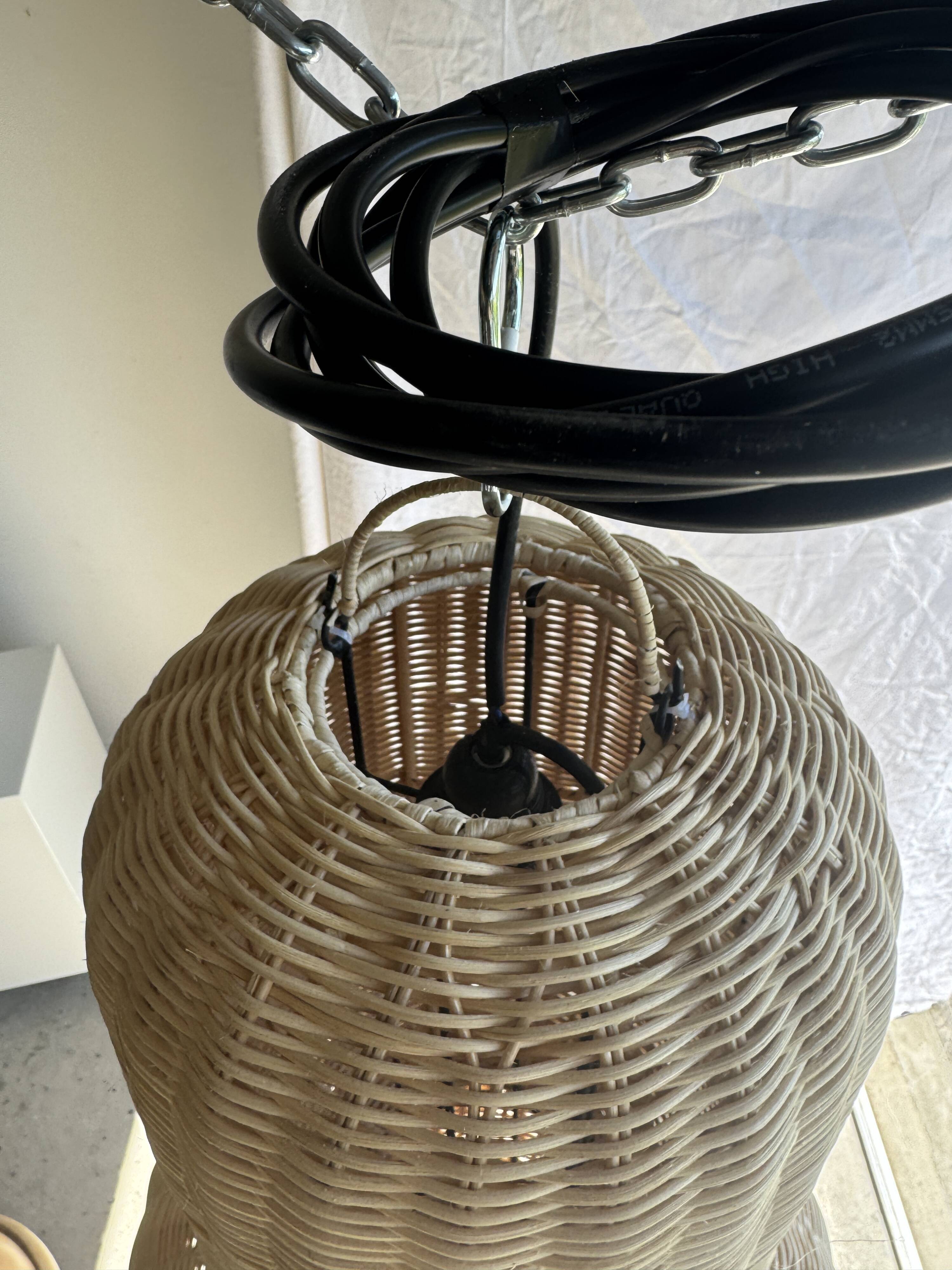 column hanging lamp, superposition of spherical volumes in rattan H2.