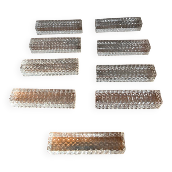 9 porte-couteaux