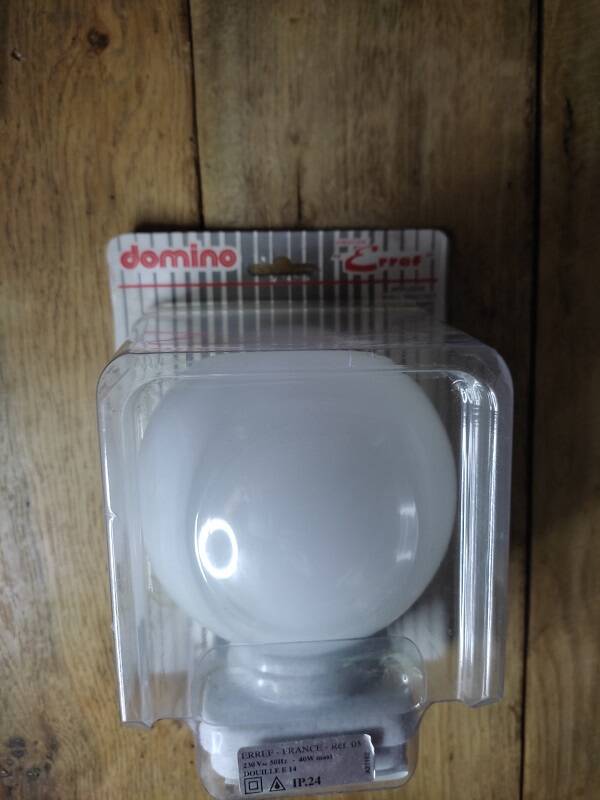 Opaline globe wall light with speckled plastic support dp 1123604