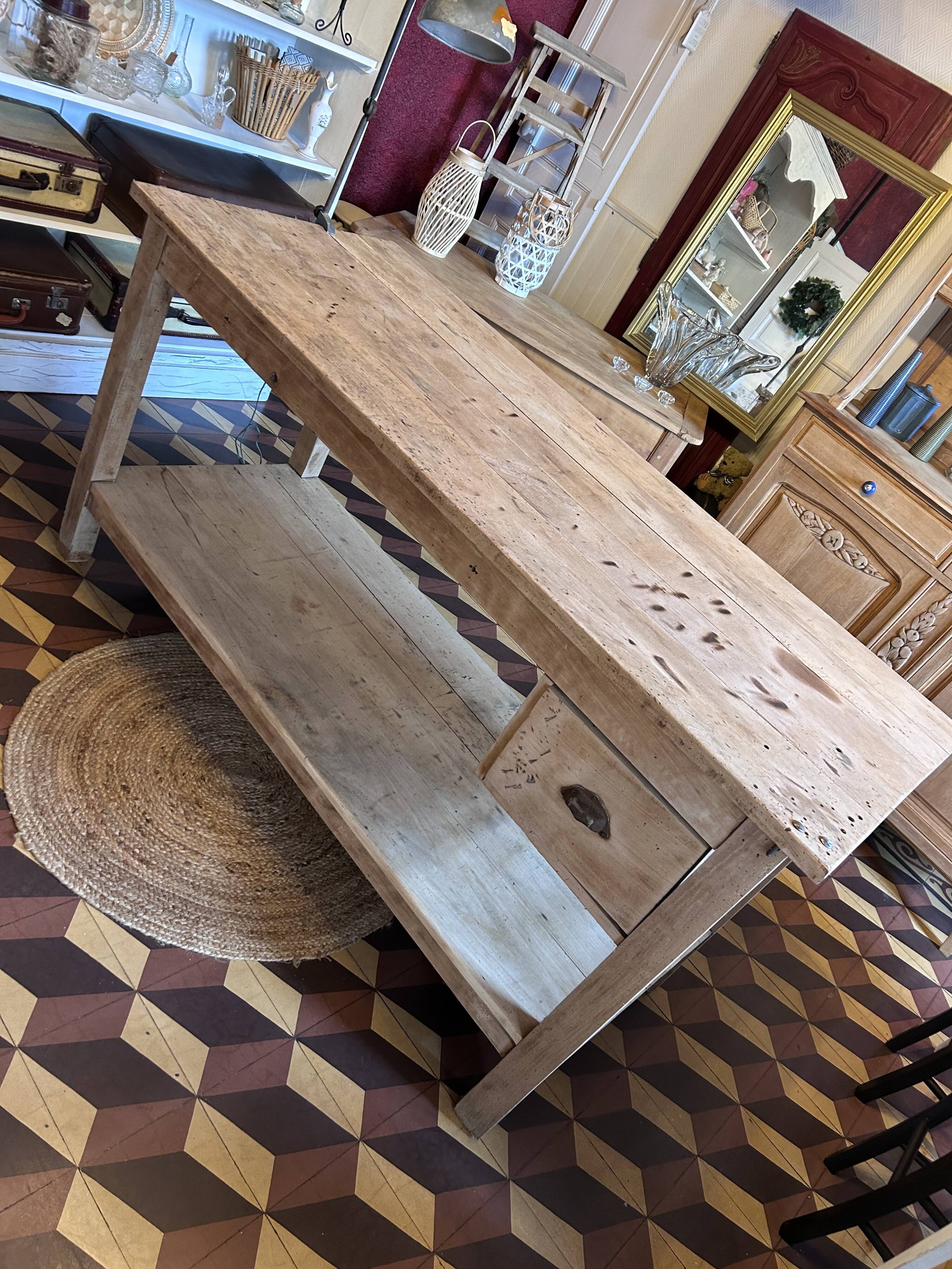 Carpenter's workbench