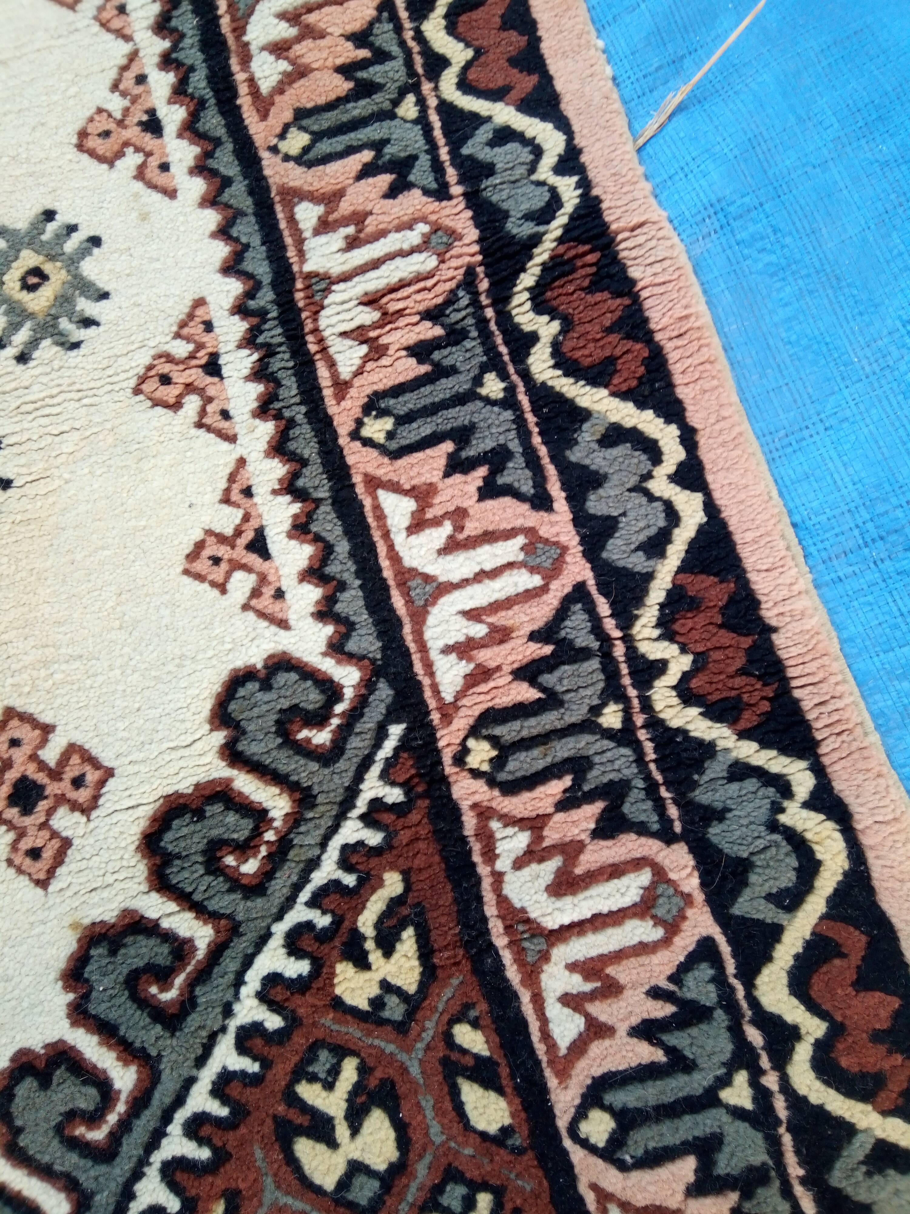 Old oriental carpet from the 80s - 193 x 101