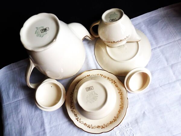 Service à café des années 1920 Villeroy & Boch 23 pièces, tasses à café.