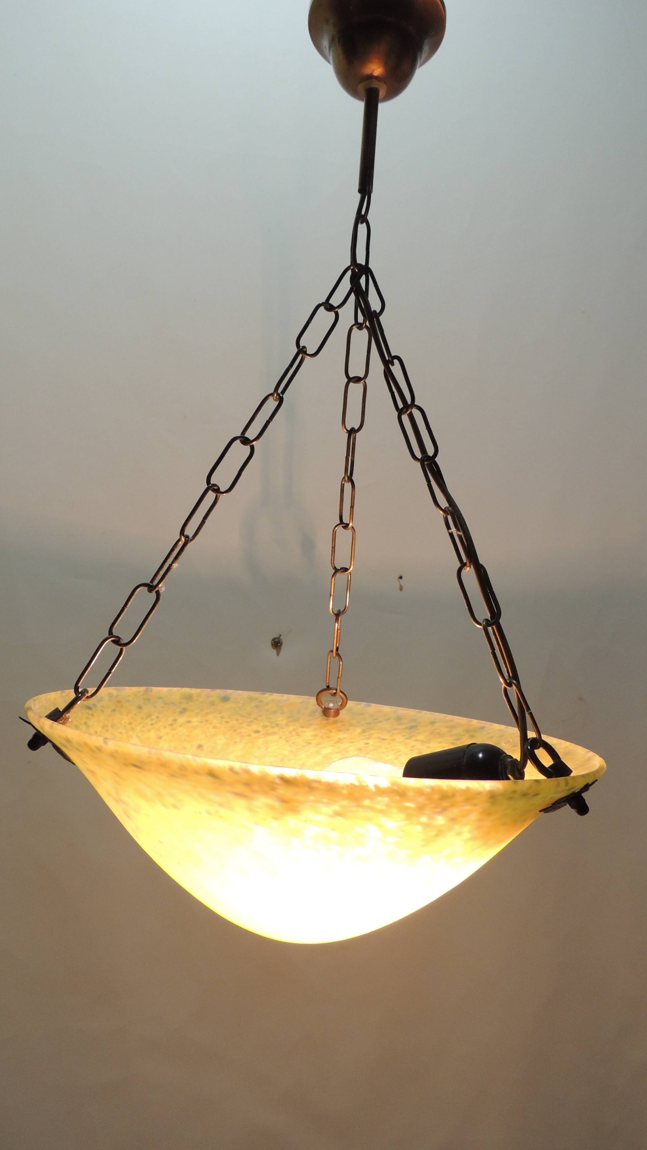 1970s vintage yellow speckled glass suspension – retro chain chandelier