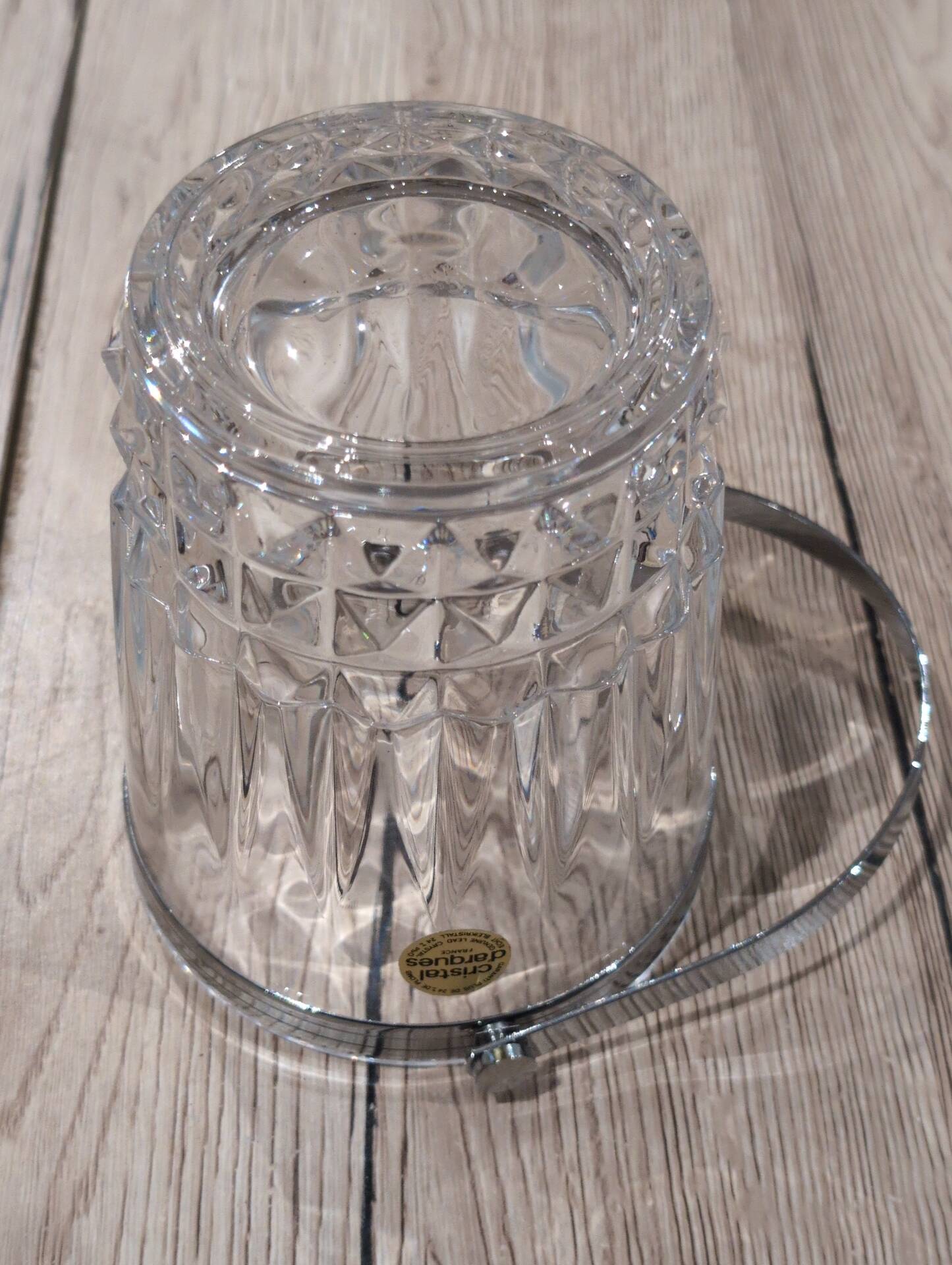 Crystal ice bucket from Arques model Longchamp with diamond point, metal handle.