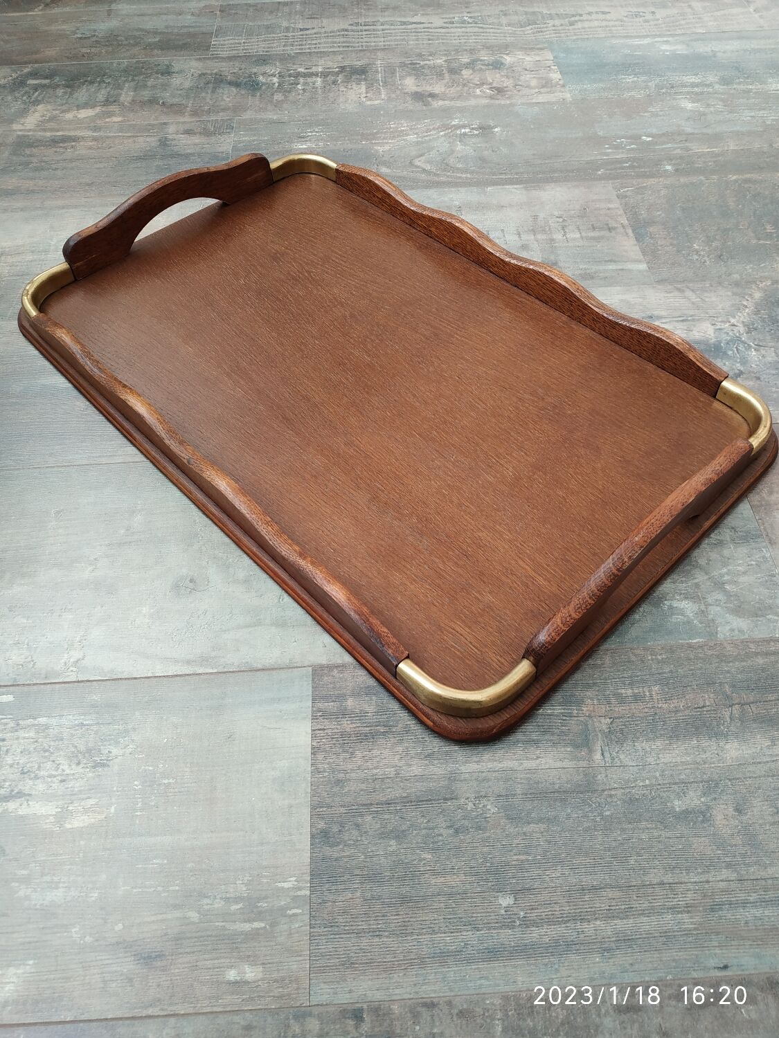 Serving tray