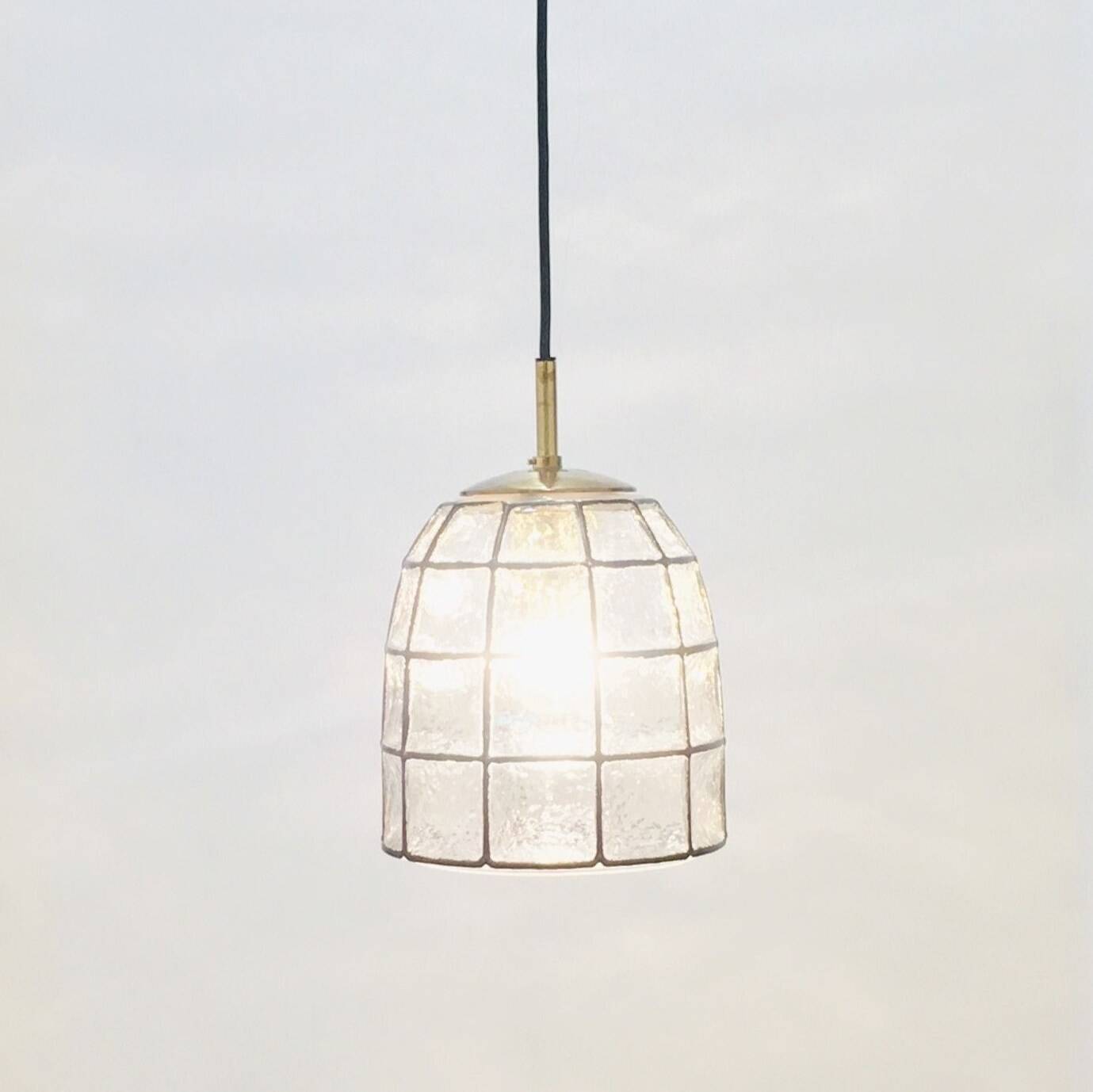 Suspension/luminaire en verre de style mid-century moderne de Limburg, Allemagne, années 1960.