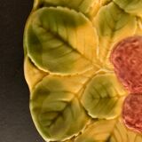 2 dessert plates in Sarreguemines fruit, strawberries and pears, early 19th century