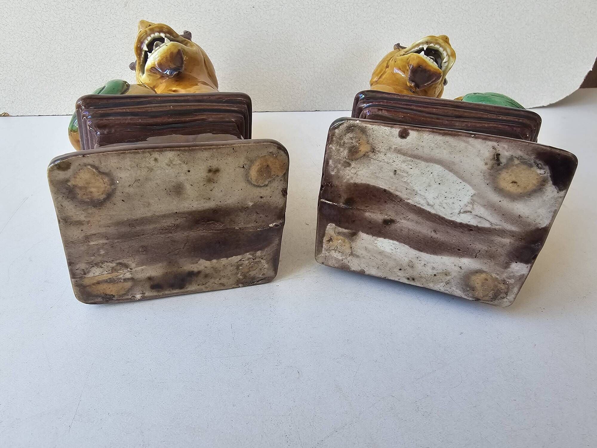 Porcelain Sculpture Pair of Chinese Foo Dogs (Sancai)