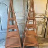 “Jodhpur” pyramid shelves in Rubberwood