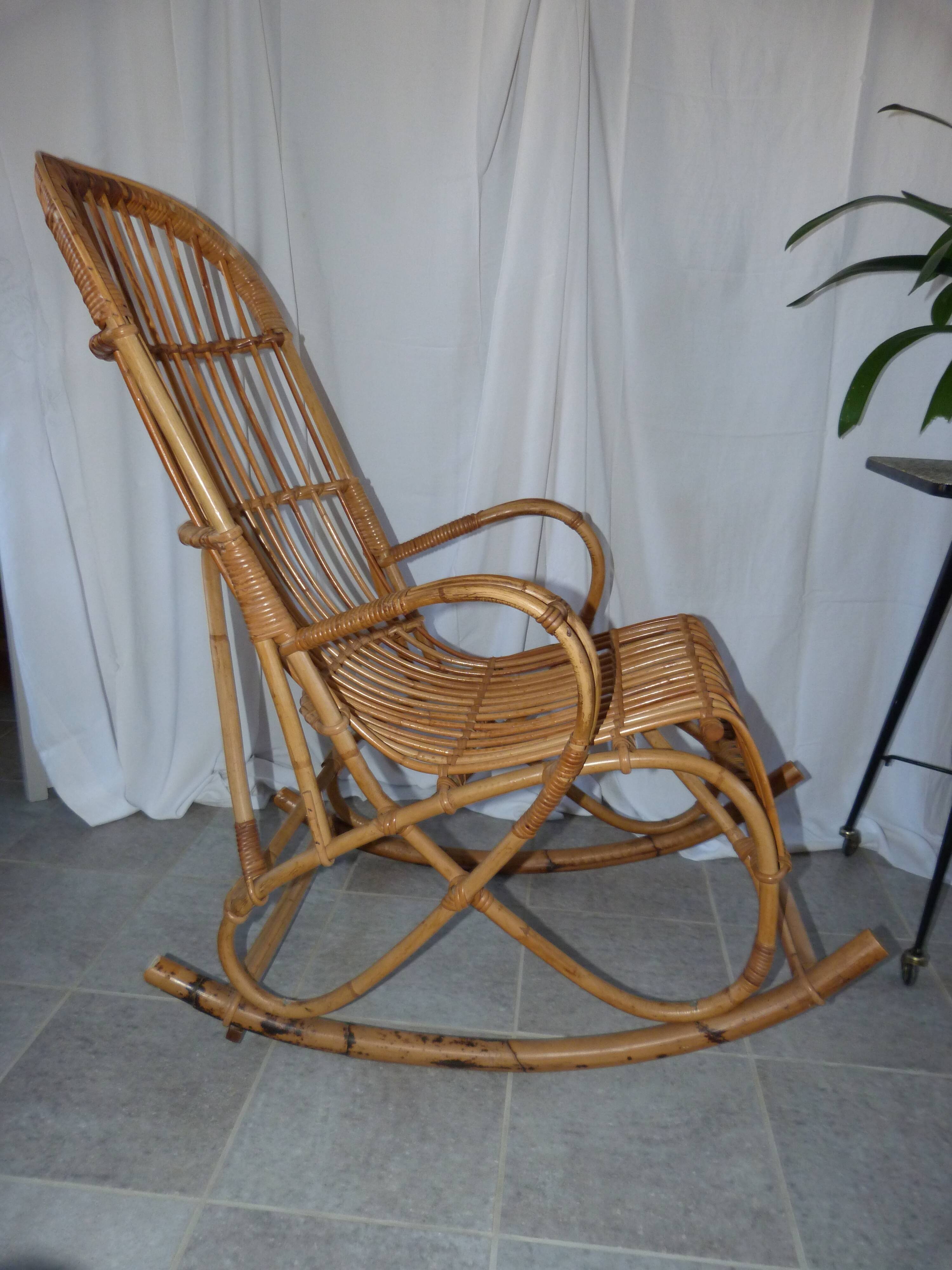 Rocking chair en rotin