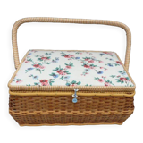 Wicker and scoubidou sewing box
