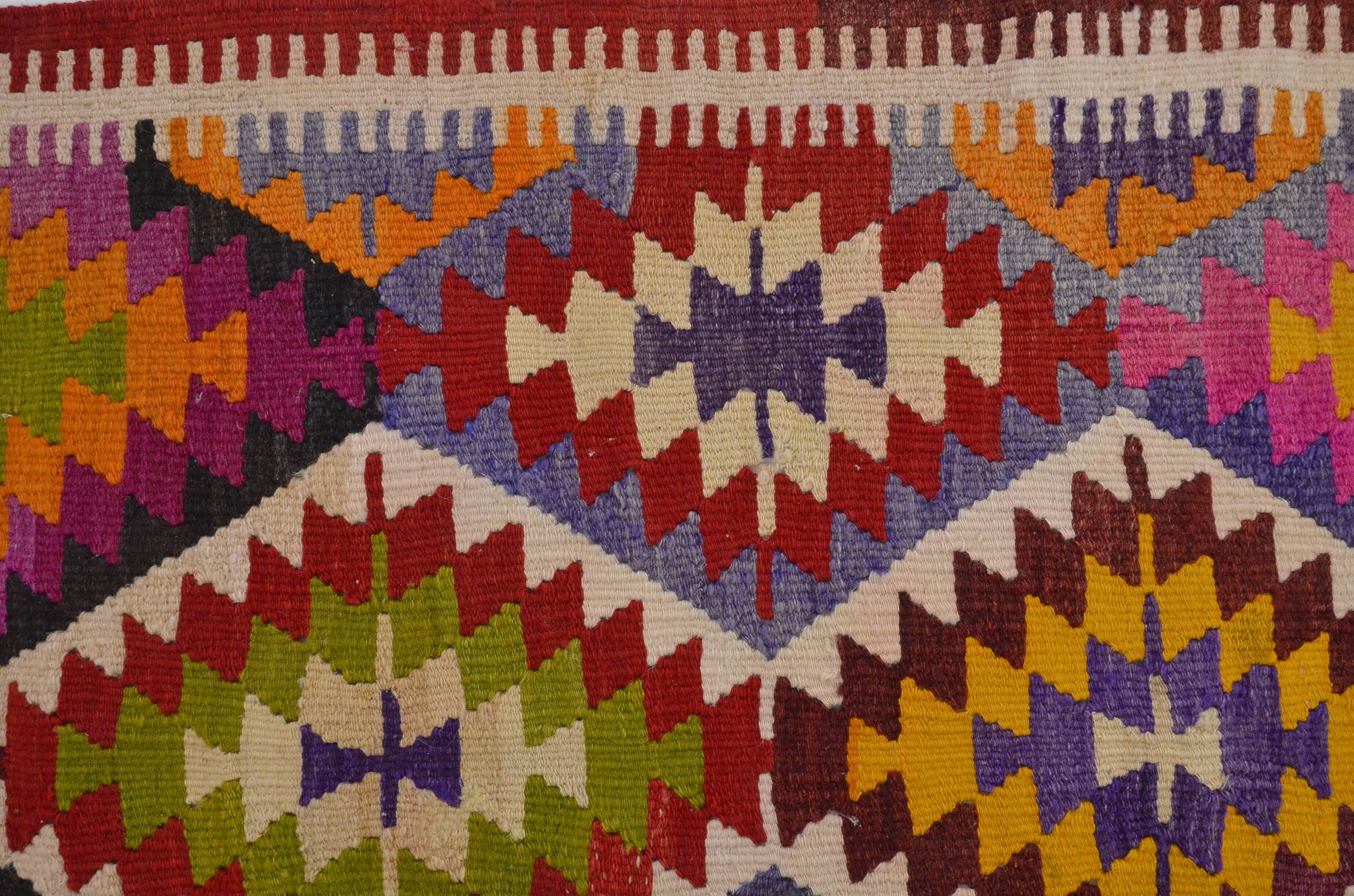 Small Oushak Multicolour Kilim Rug sk 1677