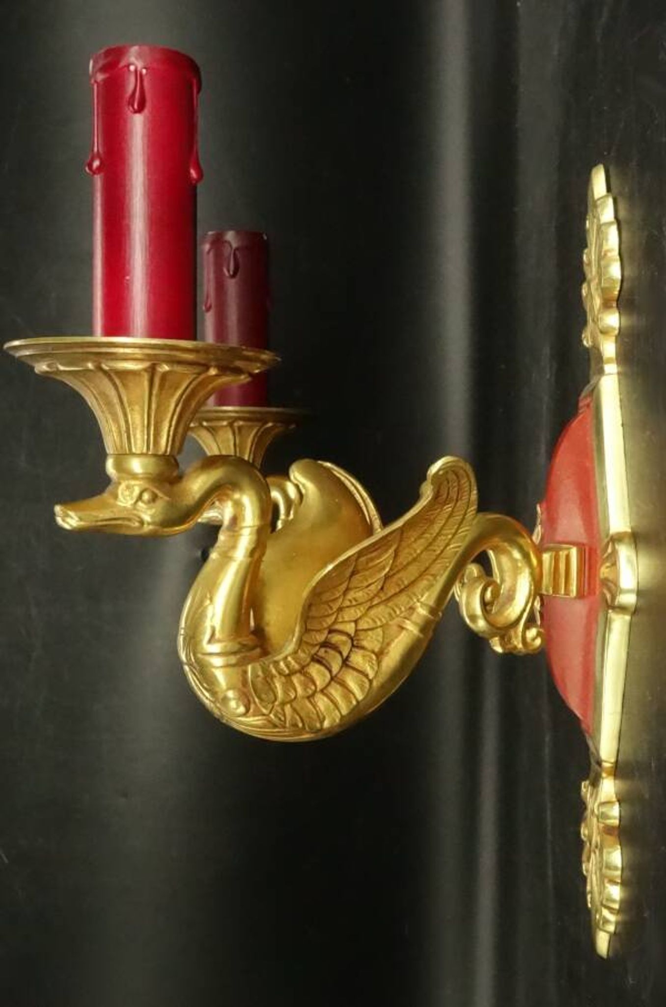 Pair of Empire style wall sconces with swans from Petitot - bronze & bordeaux patina.