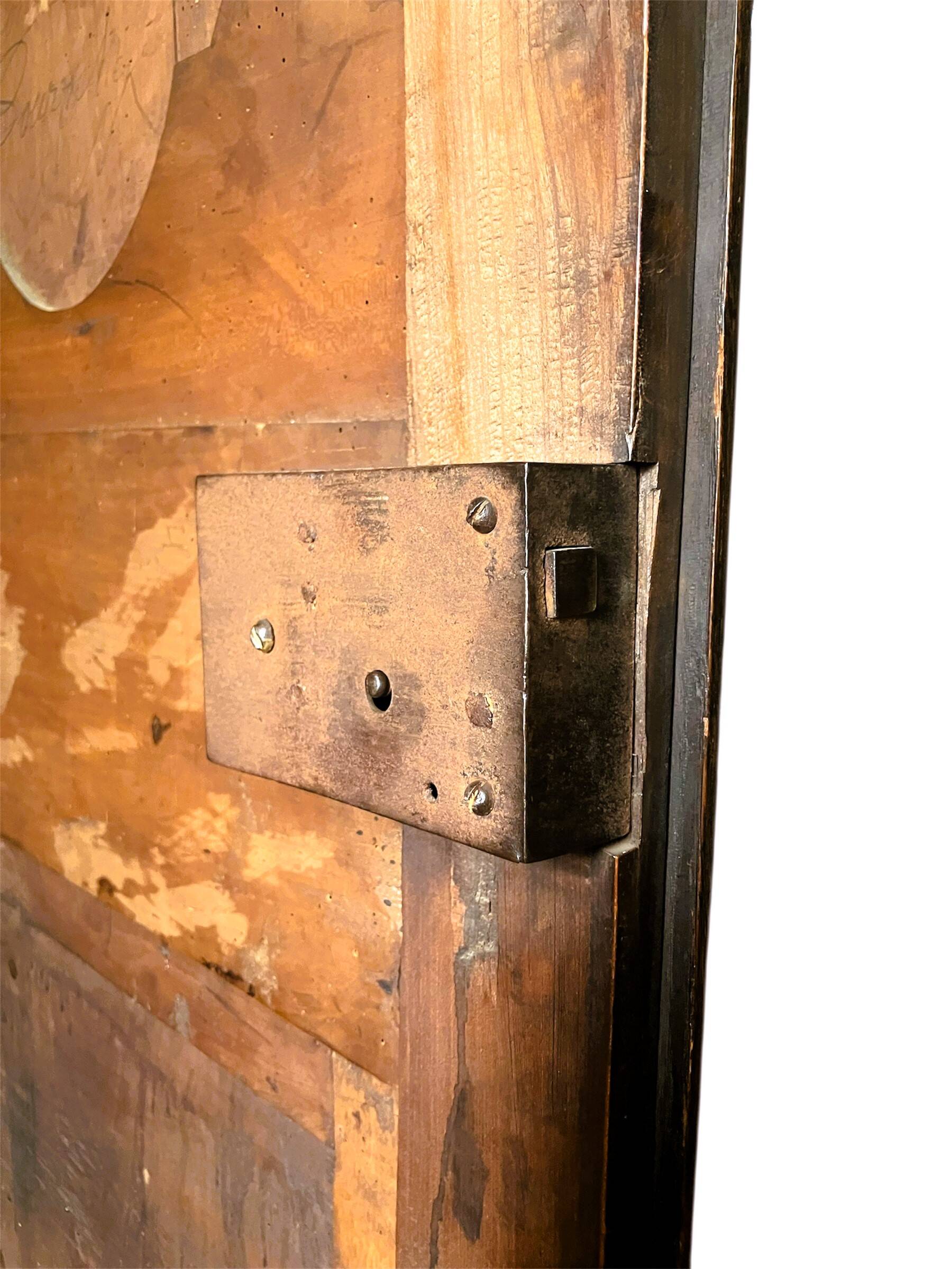 Entrance wardrobe in oak and walnut