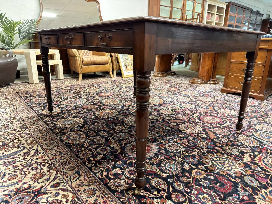 Bureau Chesterfield anglais ancien Partnerdesk