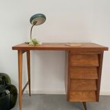 Desk with tapered feet