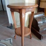 Pedestal table