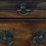 Antique 18th-Century English Chest of Drawers with Brushing Slide