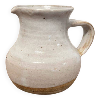 Gray pitcher